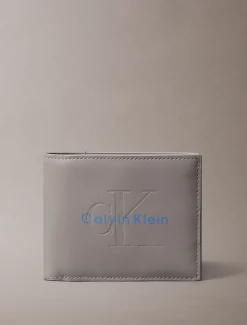 Calvin Klein Zweifach faltbares Portemonnaie mit geprägtem Monologo^Herren Geldbörsen & Kartenetuis