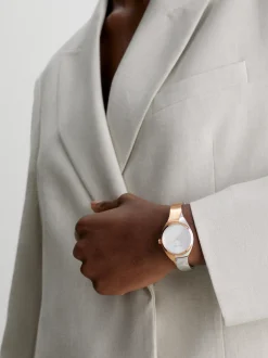 Calvin Klein Zweifarbige dynamische Armreifuhr^Damen Uhren & Schmuck